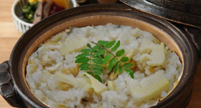 東京青山で土鍋で炊くご飯がおいしいと人気の和食料理【いと家】土鍋筍ご飯